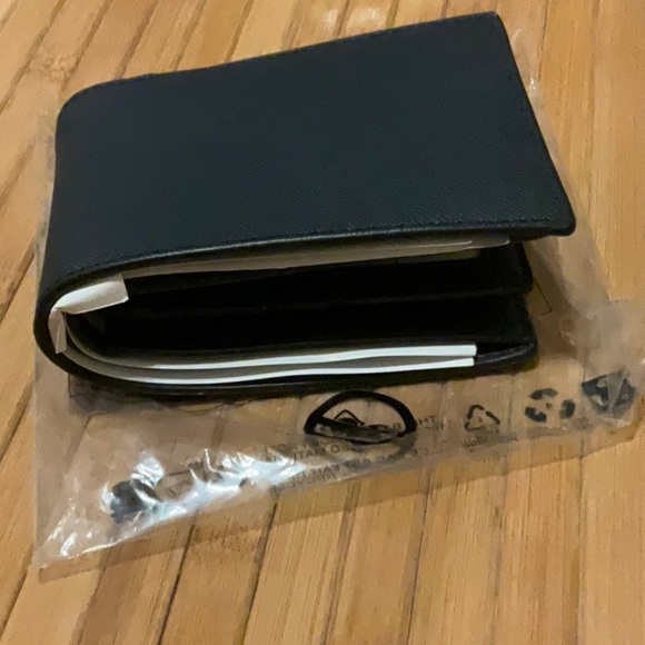 New Men’s Michael Kors Navy Bifold Wallet - Picture 4 of 6